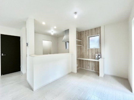 ̑ρ@Ƒ̏Ί炪RƐ܂ĂAȕ͋C̃_CjOɎdオĂ܂ 