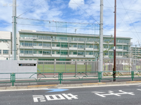 周辺環境　小学校 570m 足立区立伊興小学校