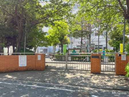 周辺環境　中学校 800m 足立区立蒲原中学校