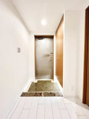 玄関　家族の帰宅やお客様をあたたかく迎える玄関  