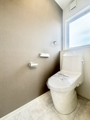 トイレ　トイレは1階と2階それぞれに配置されていてとても便利です。 