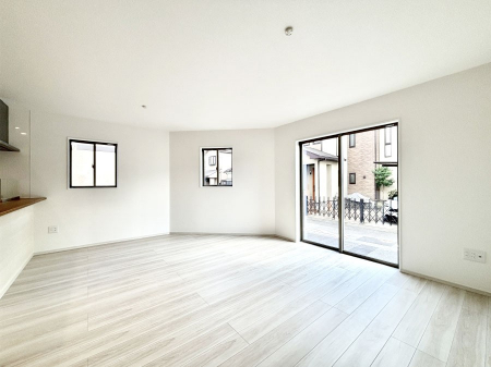 ���r���O�@�傫�ȑ����炽���Ղ�̗z���ƕ����������郊�r���O