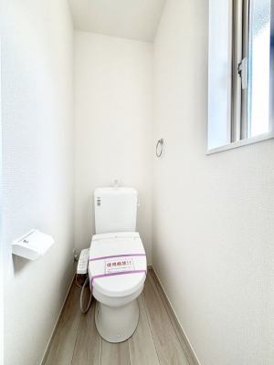 �g�C���@�g�C����1�K��2�K���ꂼ��ɔz�u����Ă��ĂƂĂ��֗��ł��B 