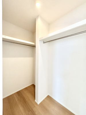 ̑@EH[NCN[[bgtŐԂLpł܂B