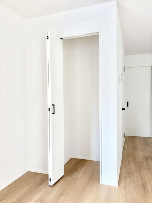 ̑ρ@rO[BɎ[ƕW܂LDKXbLЕtłˁB  