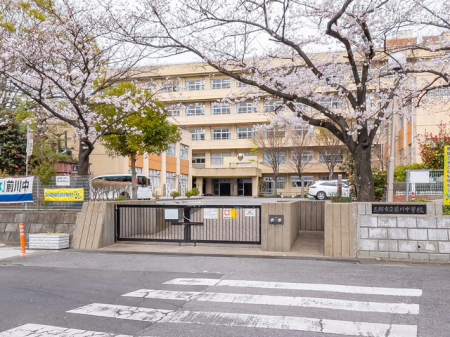 周辺環境　中学校 1390m 三郷市立前川中学校