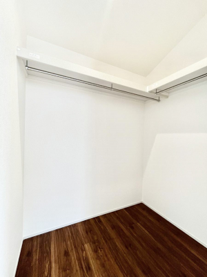 ̑@EH[NCN[[bgtŐԂLpł܂B