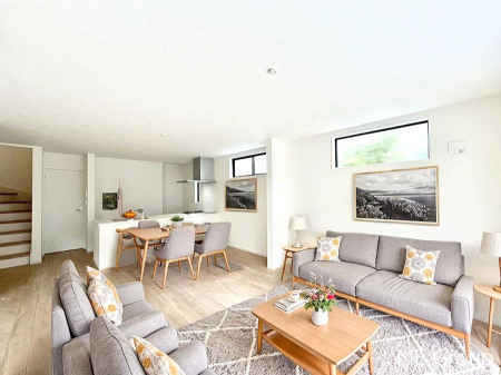 ���r���O�@���Ƒ��̓��₩�Șb�����ŕ�܂�閾�邢���r���O  ���Ƌ��CG�ł�