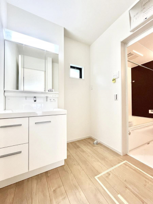 ���̑��@�������̂�����K��Ԃł��B�����̐g�x�x���C�����ǂ����g�������܂��B 