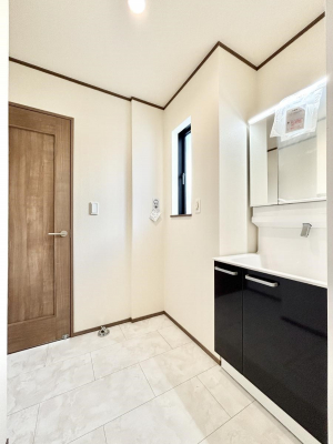 ���̑��@�_�炩�Ȓ��̌����������鑋���������ʎ�