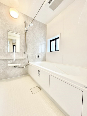 �����@1���̔������t���b�V���ł���A���K�ȃo�X�^�C�������o���Ă���܂��B