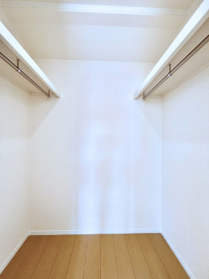 ̑@EH[NCN[[bgtŐԂLpł܂B