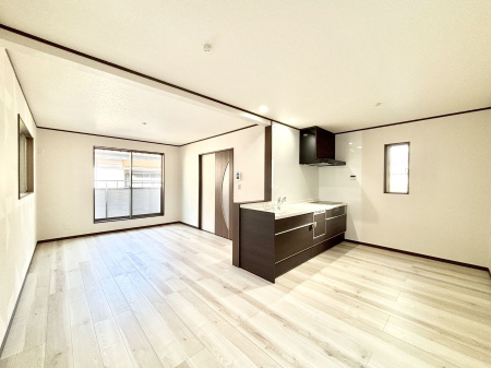 ���̑����ρ@�Ƒ������R�ƏW�܂�e���̃X�y�[�X�ɂȂ肻��