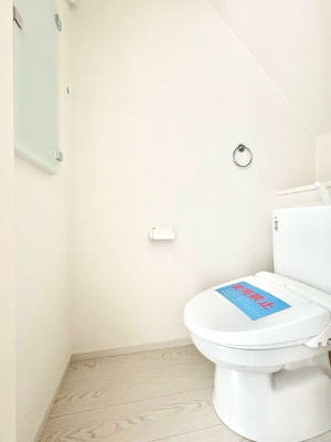 �g�C���@�g�C����1�K��2�K���ꂼ��ɔz�u����Ă��ĂƂĂ��֗��ł��B 