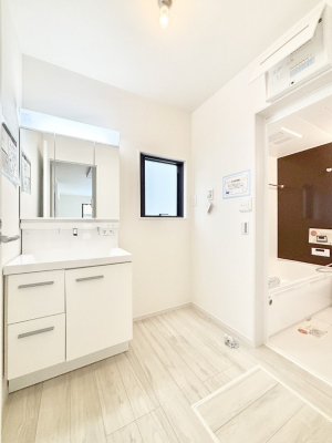 ���̑��@�L�X�Ƃ�Ƃ�̂��郉���h���[�X�y�[�X�B  