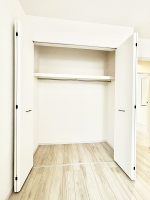 ���[�@�m���̃N���[�[�b�g�B���s��������̂Ō���̈ߗނ�����������܂�܂��B