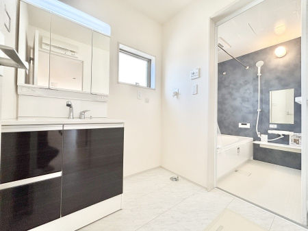 ���̑��@�L�X�Ƃ�Ƃ�̂��郉���h���[�X�y�[�X�B  