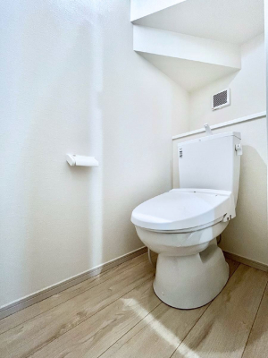 �g�C���@�g�C����1�K��2�K���ꂼ��ɔz�u����Ă��ĂƂĂ��֗��ł��B 