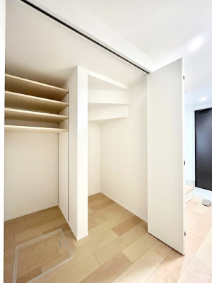 ���̑����ρ@�L�����[�B�|�������G�߂̏��������[���邱�Ƃ��ł��܂��B