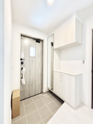 ց@ʔ͂Ƒ̎ʐ^G߂̃CeAŏIƂĉoł܂  