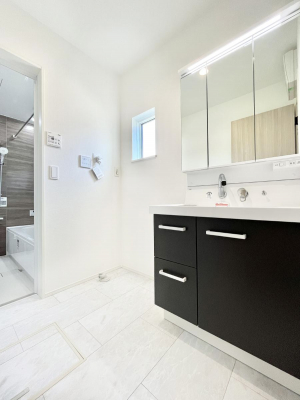 ʑEʏ@Ƃ̐ʃXy[XŒ̐gxxX[Y