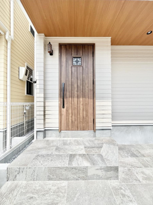 ց@؂ȉƑAqo}錺ցB֑O͉tŉJ~ĂĂGɂłB 