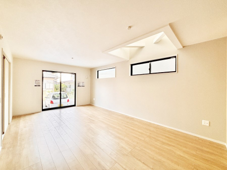 ���̑����ρ@�Ƒ������R�ƏW�܂�e���̃X�y�[�X�ɂȂ肻��