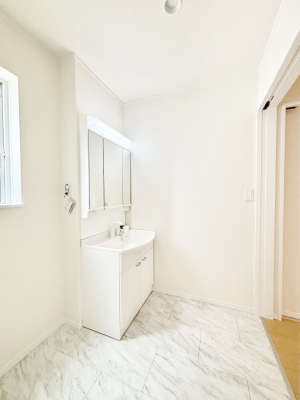 ʑEʏ@邢ʏ͖̐gxxyłႢłB