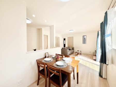 ���r���O�@�������������͋C�̂k�c�j�͉Ƒ��݂�Ȃ̉��K���