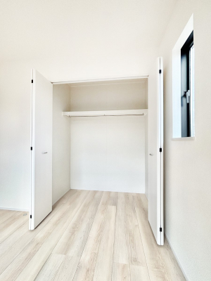 ���[�@�m���̃N���[�[�b�g�B���s��������̂Ō���̈ߗނ�����������܂�܂�