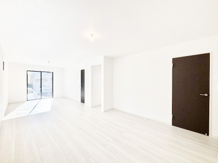 ���r���O�@���邢�z���������A�����̕��͋C�ɖ�������郊�r���O�_�C�j���O