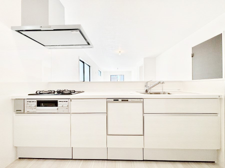 �L�b�`���@����������z���C�g�J���[����Ƃ������邢�ΖʃL�b�`���Ŋy�����������I