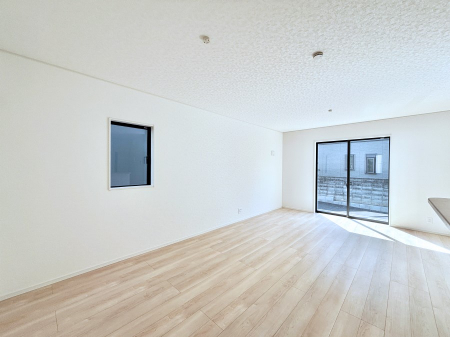 ̑ρ@Ƒ̏Ί炪RƐ܂ĂAȕ͋C̃_CjOɎdオĂ܂ 