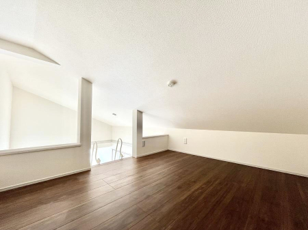 ̑ρ@[قɂACfAŉKԂɑϐgI  