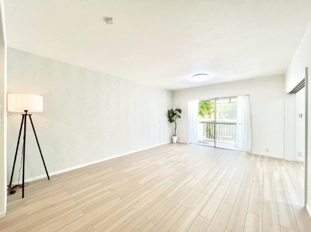 ���r���O�@�傫�ȑ����炽���Ղ�̗z���ƕ����������郊�r���O  