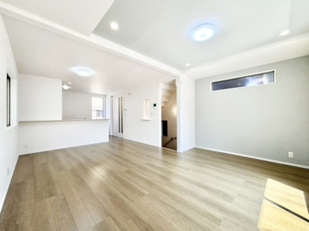 rO@19.5̍LXkcj͉Ƒ݂Ȃ̉KԁI~ł|J|Jg[tI