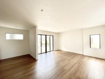 ���r���O�@�傫�ȑ����炽���Ղ�̗z���ƕ����������郊�r���O