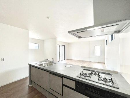 �L�b�`���@���������Ȃ���ł����Ƒ��Ƃ̉�b���y���߂�ΖʃL�b�`��