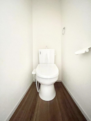 �g�C���@�g�C����1�K��2�K���ꂼ��ɔz�u����Ă��ĂƂĂ��֗��ł��B 