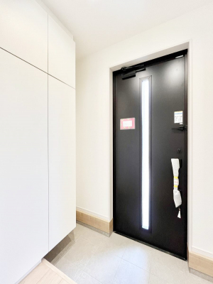 ���ց@�K���X�X���b�g�̓��������փh�A�������Ɍ���͂��Ă���܂�