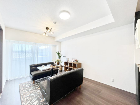 ���r���O�@�傫�ȑ����炽���Ղ�̗z���ƕ����������郊�r���O  