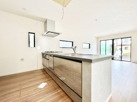 �L�b�`���@���������Ȃ��炲�Ƒ��Ƃ̉�b���y���߂�ΖʃJ�E���^�[�L�b�`��  