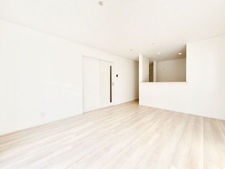 ���r���O�@���邢�z���������A�����̕��͋C�ɖ�������郊�r���O�E�_�C�j���O�B 