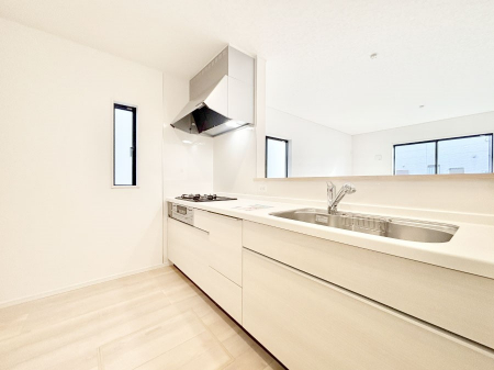 �L�b�`���@�u�₩�ȕ����ʂ蔲����L�b�`���B��������̂Ŗ��邭���C�ɂ��𗧂��܂��B