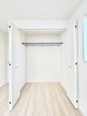 ���[�@�m���̃N���[�[�b�g�B���s��������̂Ō���̈ߗނ�����������܂�܂��B