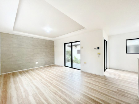 ̑ρ@Ƒ̏Ί炪RƐ܂ĂAȕ͋C̃_CjOɎdオĂ܂