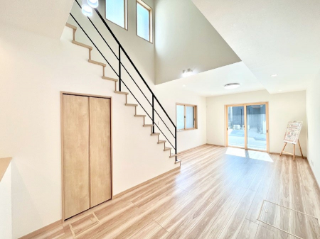 rO@͋Ĉkcj͉Ƒ݂Ȃ̉K  