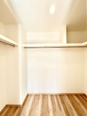 ̑@EH[NCN[[bgtŐԂLpł܂B