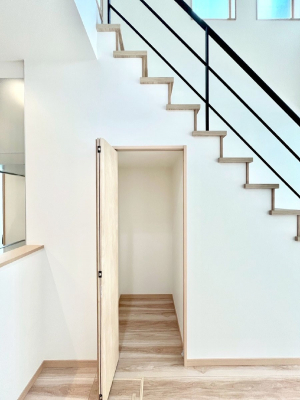 ̑ρ@rO[BɎ[ƕW܂LDKXbLЕtłˁB  