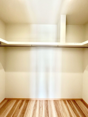 ̑@EH[NCN[[bgtŐԂLpł܂B